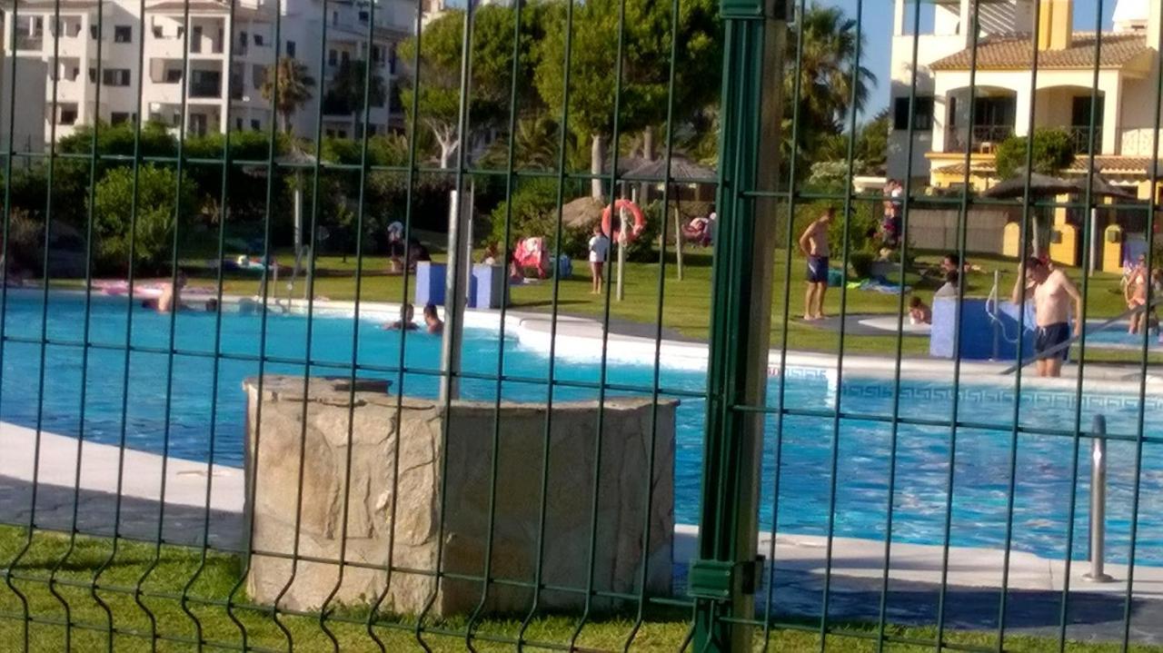 Atlanterra Bajo. Salida Directa. Urbanizacion De Lujo. Piscinas Canchas Padel. Wifi Y A/A Zahara de los Atunes Luaran gambar