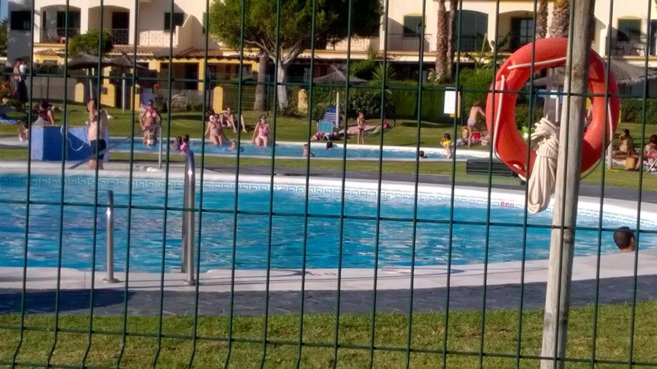 Atlanterra Bajo. Salida Directa. Urbanizacion De Lujo. Piscinas Canchas Padel. Wifi Y A/A Zahara de los Atunes Luaran gambar