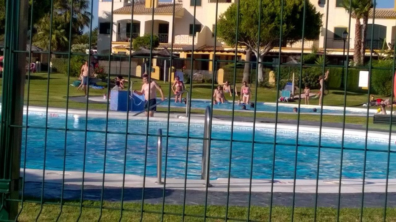 Atlanterra Bajo. Salida Directa. Urbanizacion De Lujo. Piscinas Canchas Padel. Wifi Y A/A Zahara de los Atunes Luaran gambar