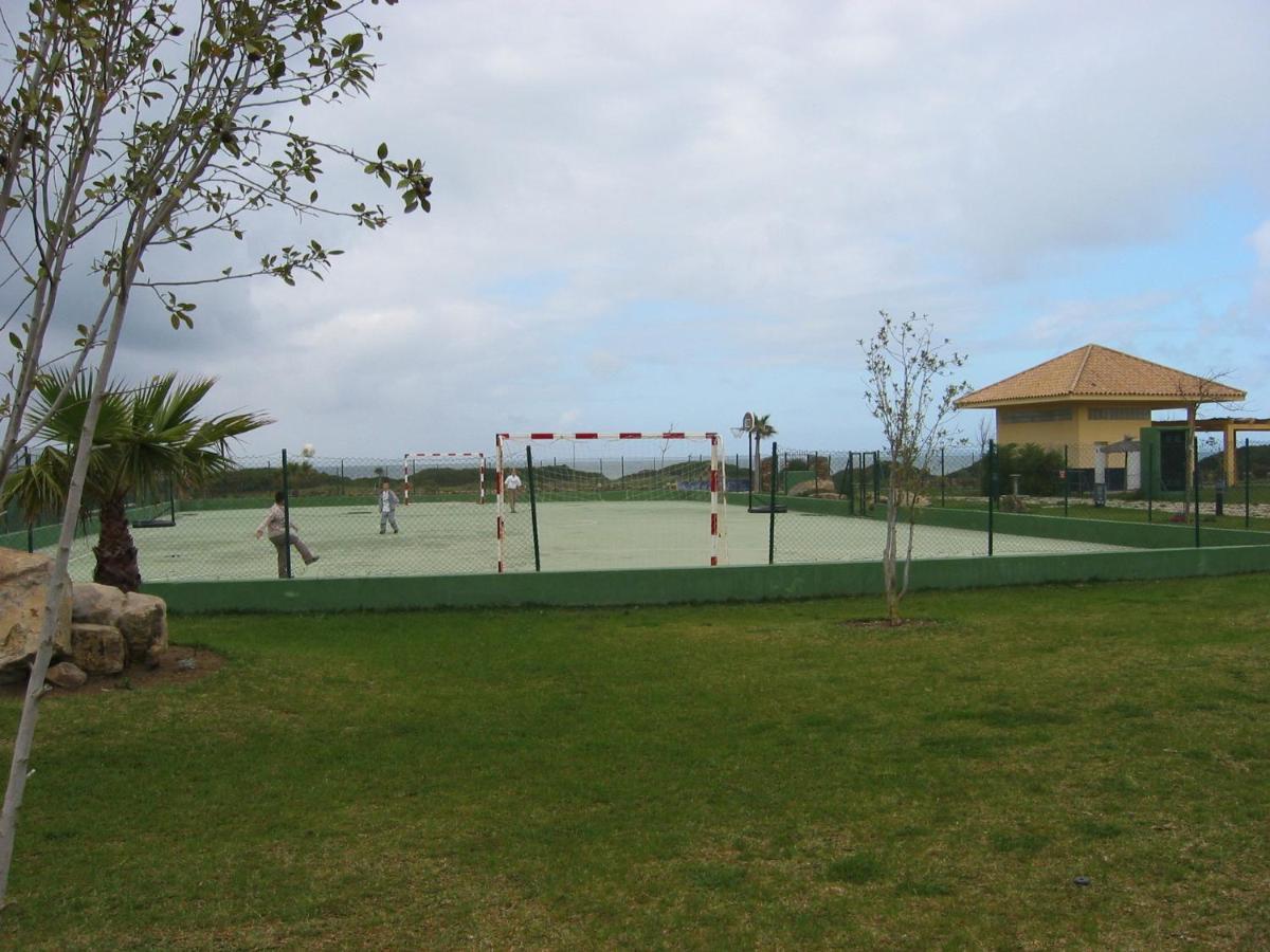 Atlanterra Bajo. Salida Directa. Urbanizacion De Lujo. Piscinas Canchas Padel. Wifi Y A/A Zahara de los Atunes Luaran gambar
